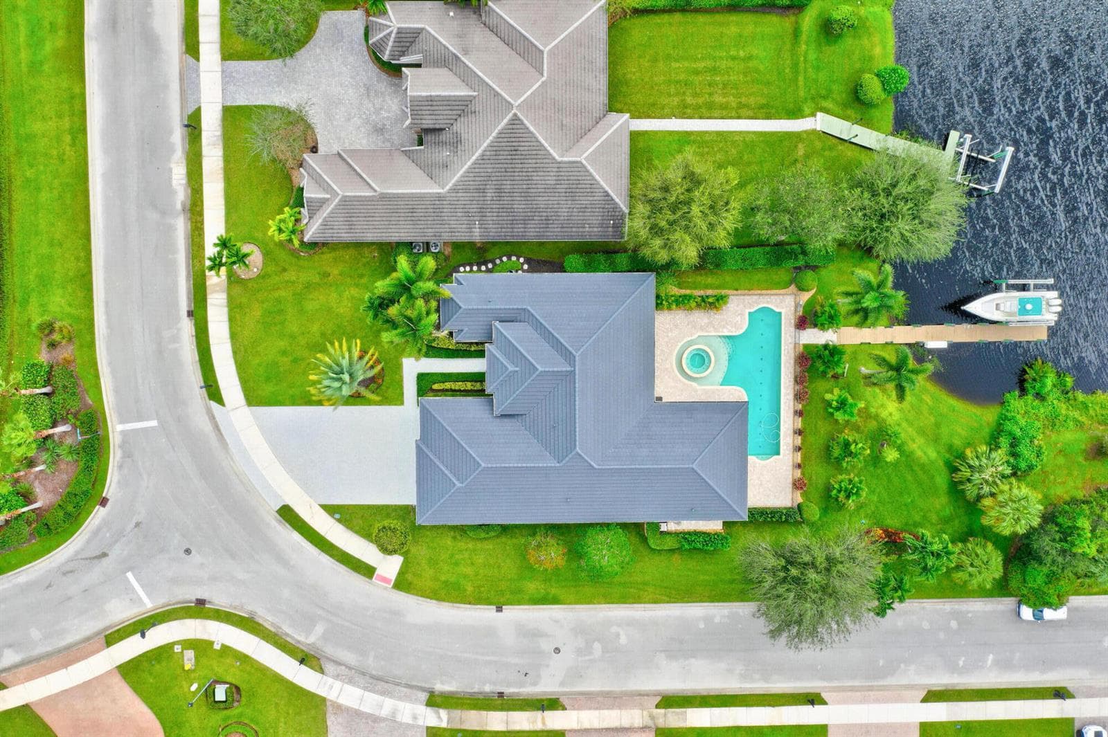7186 SW Quiet River Court 4