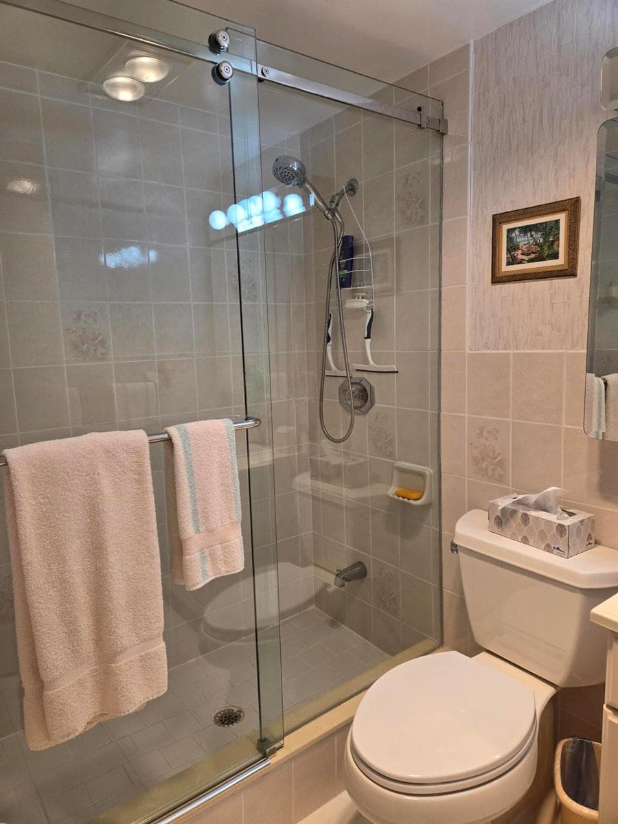 105 NE 19th Avenue 260 photo 17