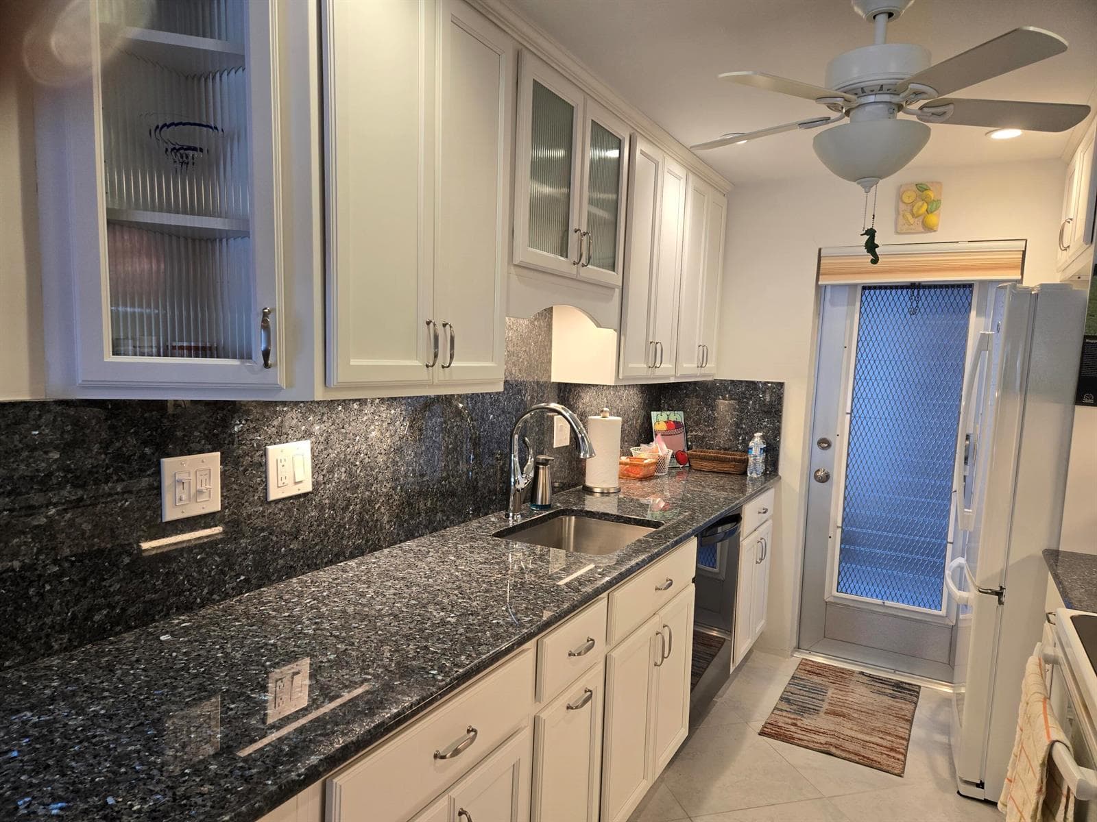 105 NE 19th Avenue 260 photo 10