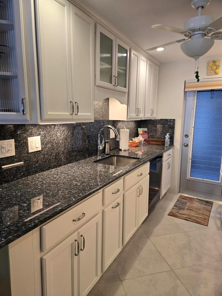 105 NE 19th Avenue 260 photo 11