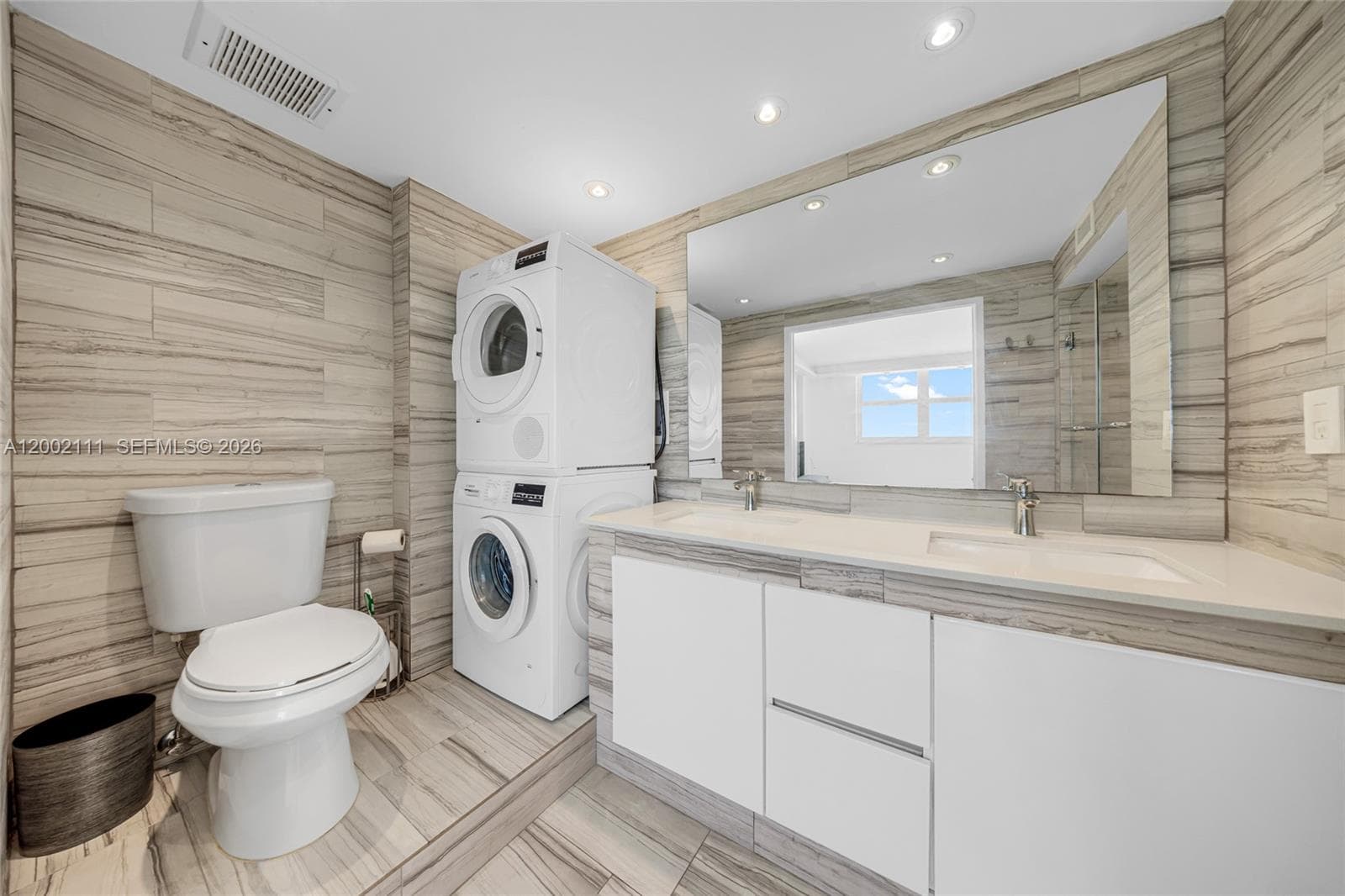 465 Ocean Dr 906 photo 23