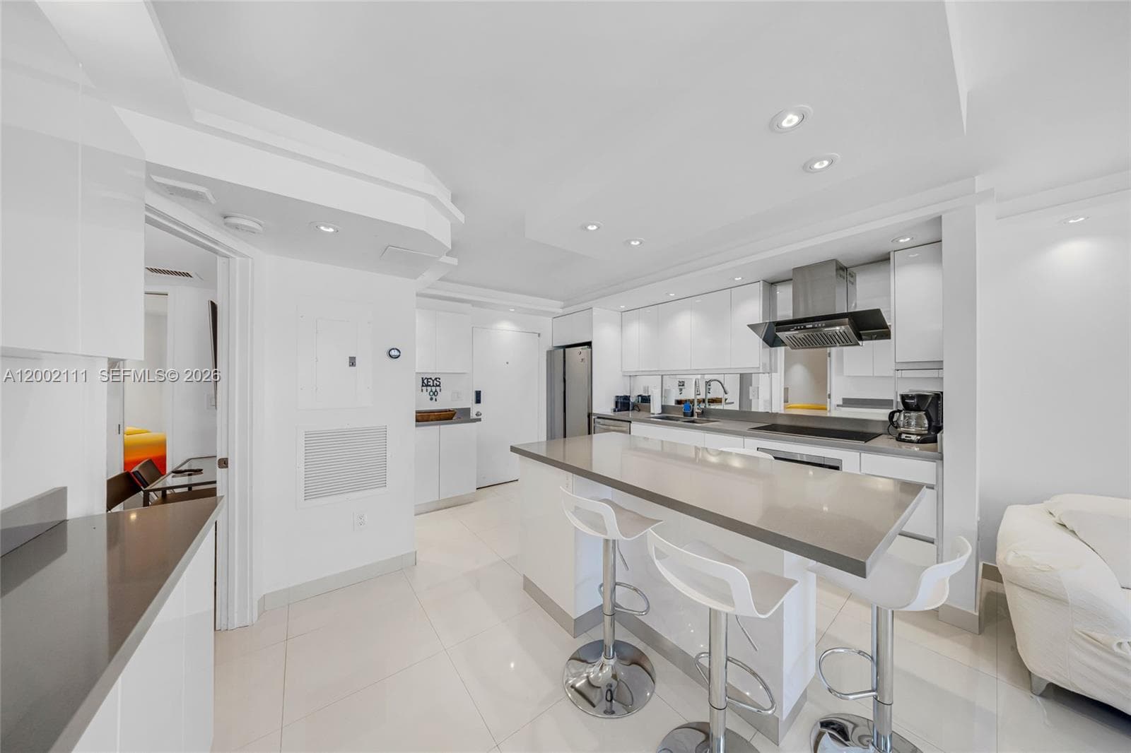 465 Ocean Dr 906 photo 6