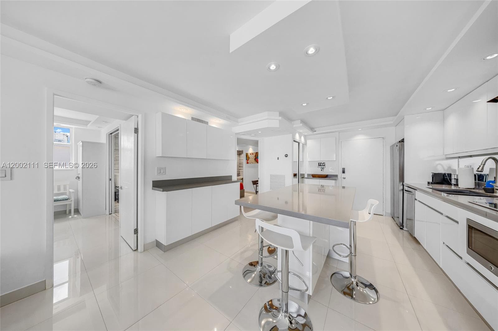 465 Ocean Dr 906 photo 7