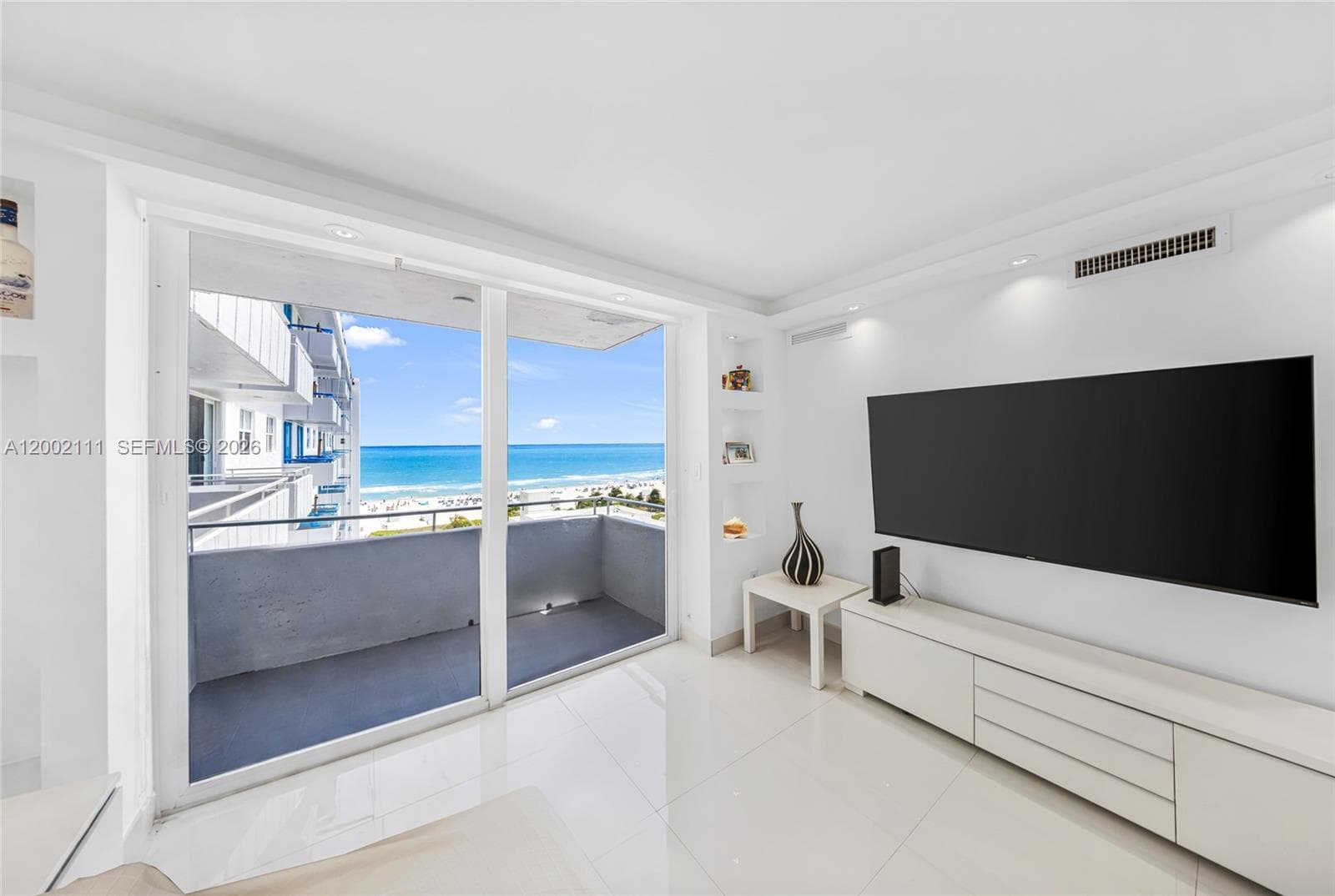 465 Ocean Dr 906 photo 9