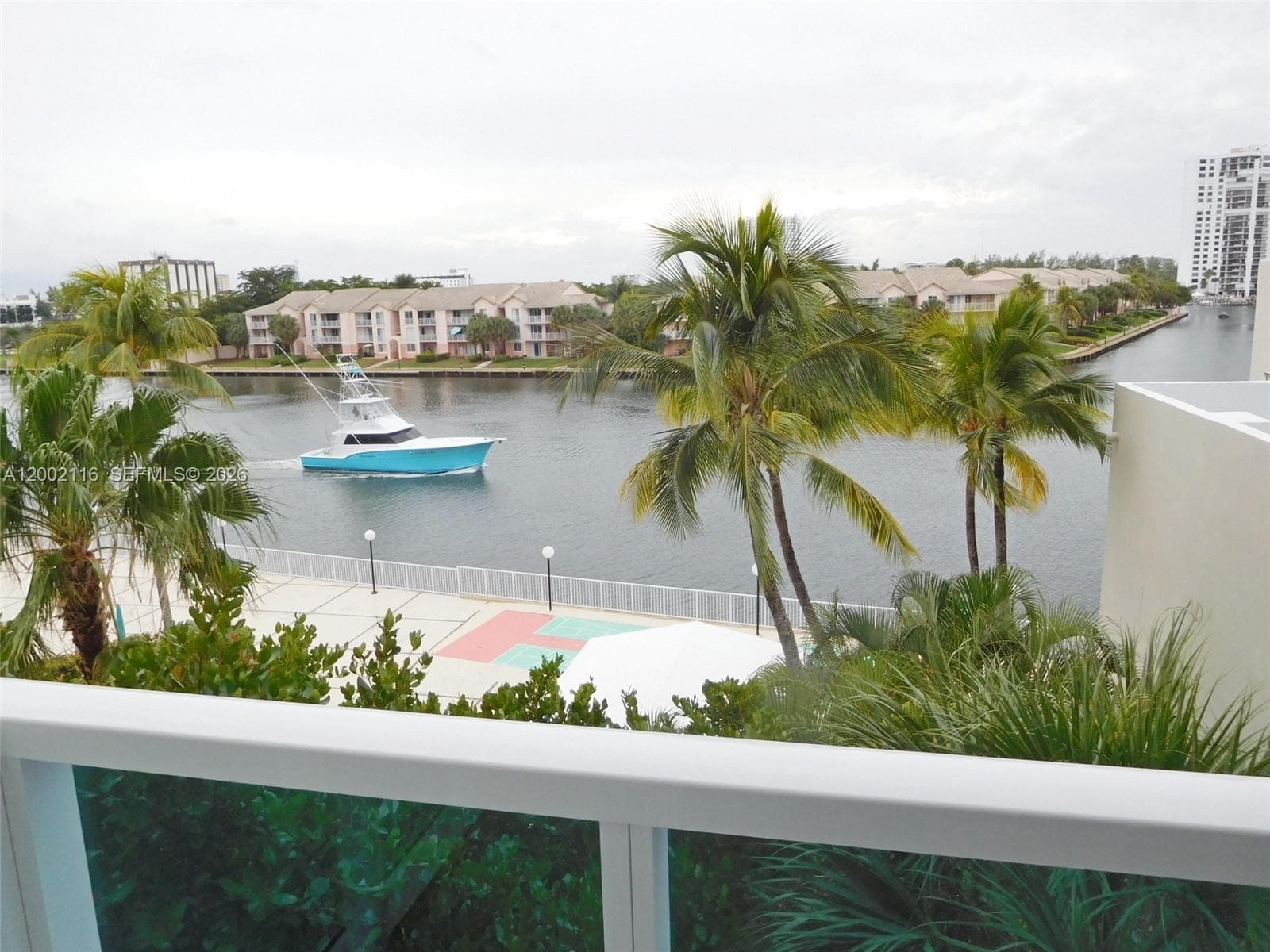 3800 S Ocean Dr 305 photo 15