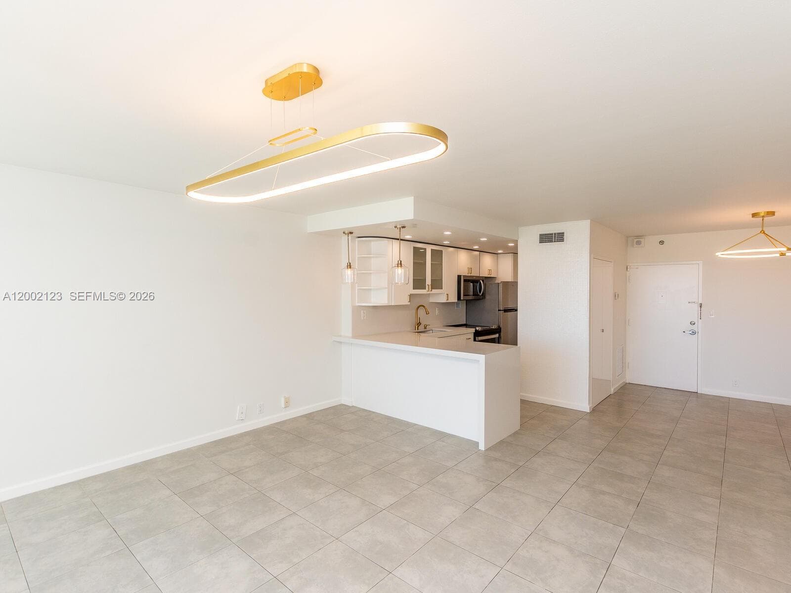 1000 West Ave 1432 photo 2