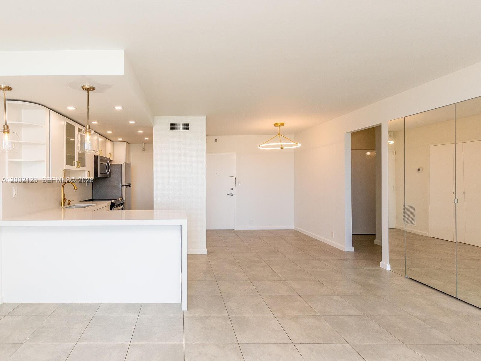 1000 West Ave 1432 photo 17