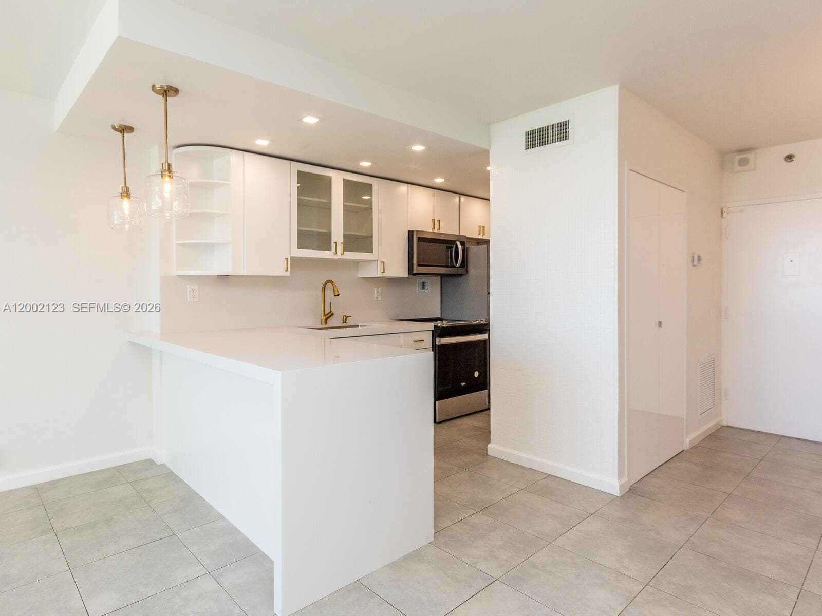 1000 West Ave 1432 photo 3