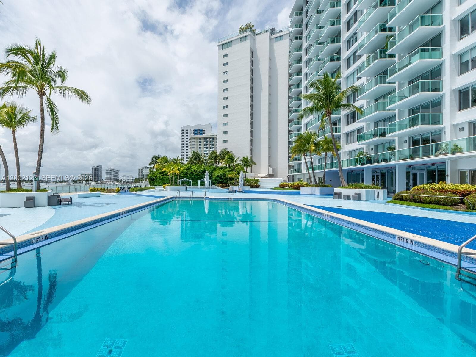 1000 West Ave 1432 photo 8