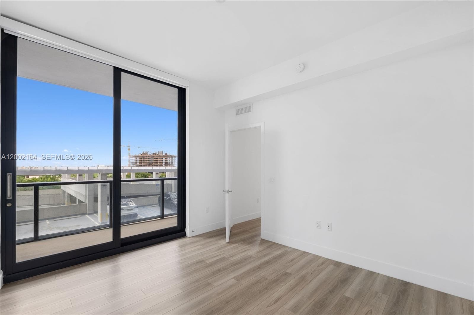 101 Diplomat Pkwy 605 photo 17