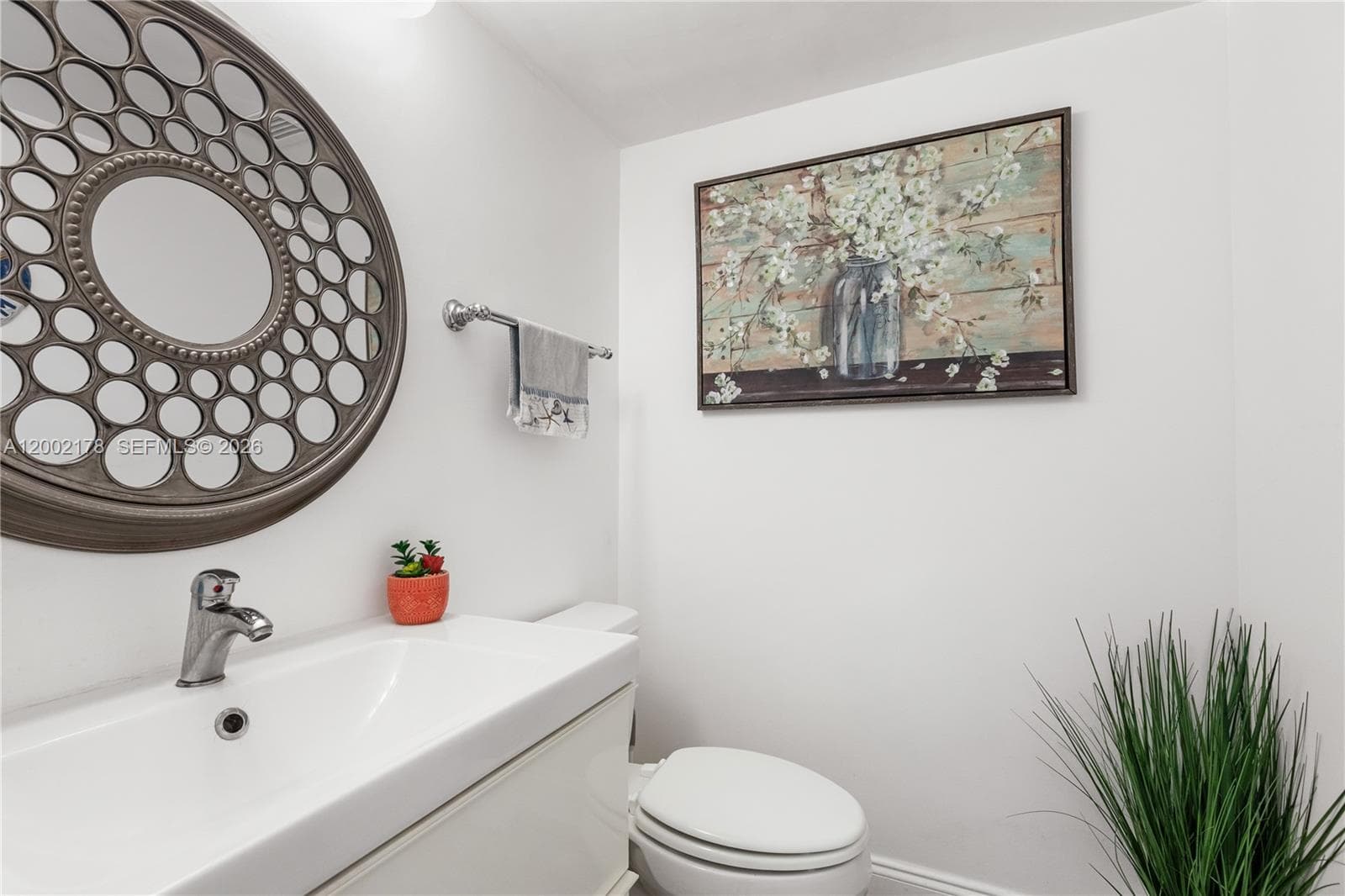 2030 Ocean Dr 1803 photo 24