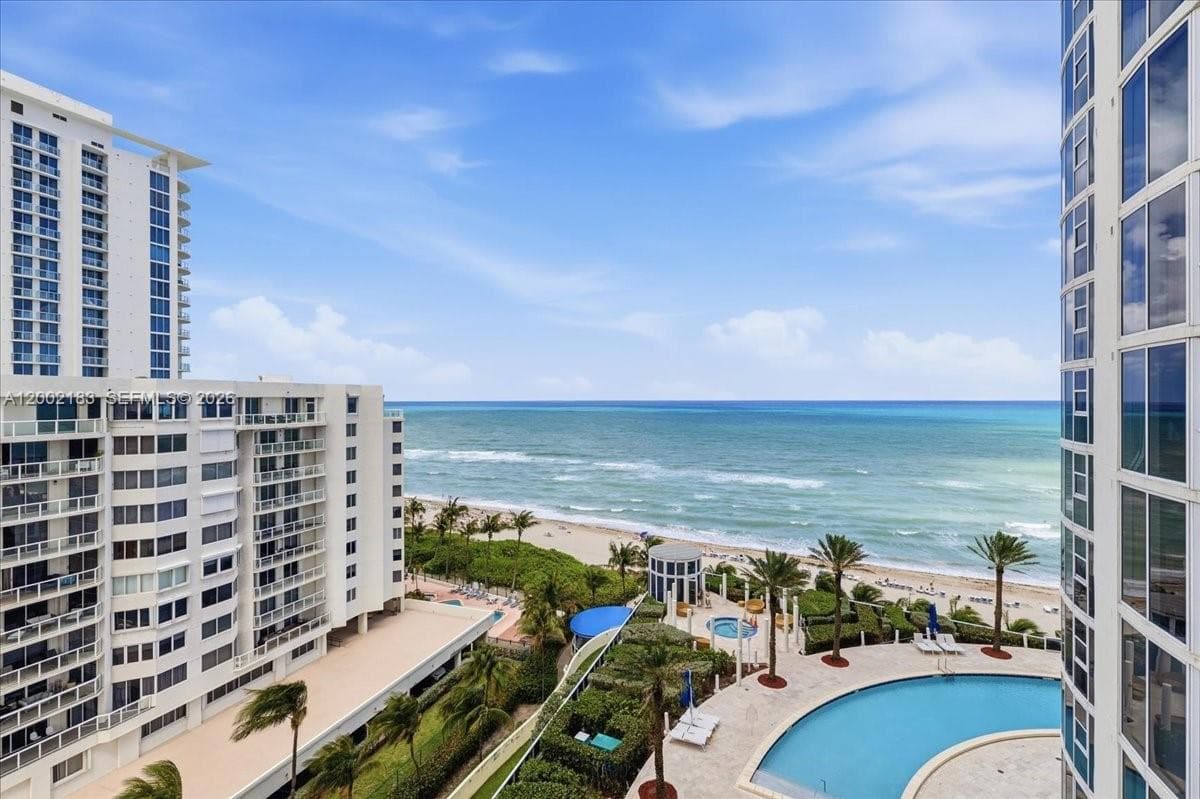 17201 Collins Ave 1107 photo 2