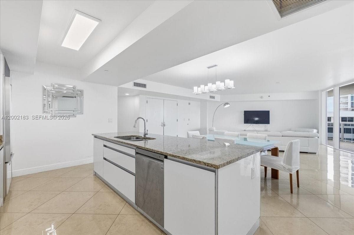 17201 Collins Ave 1107 photo 13