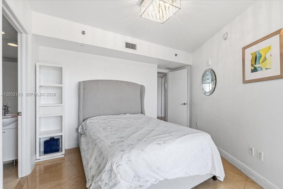 17201 Collins Ave 1107 photo 16