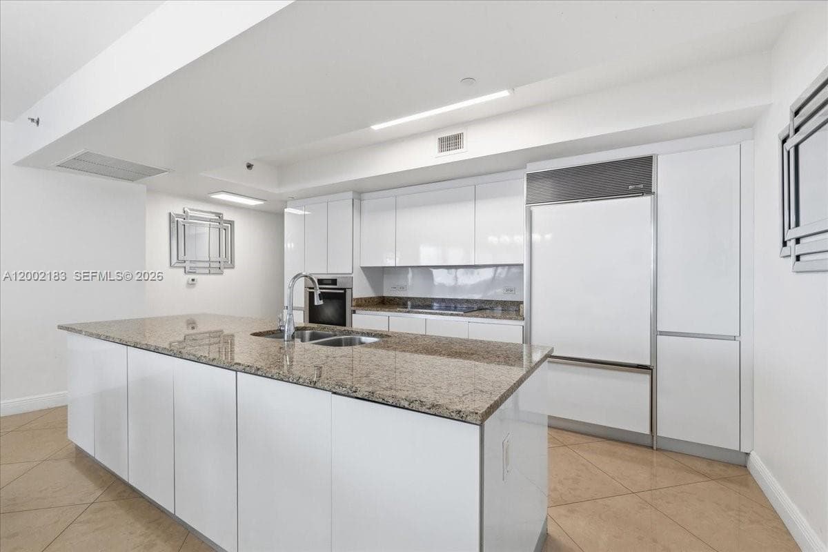 17201 Collins Ave 1107 photo 11