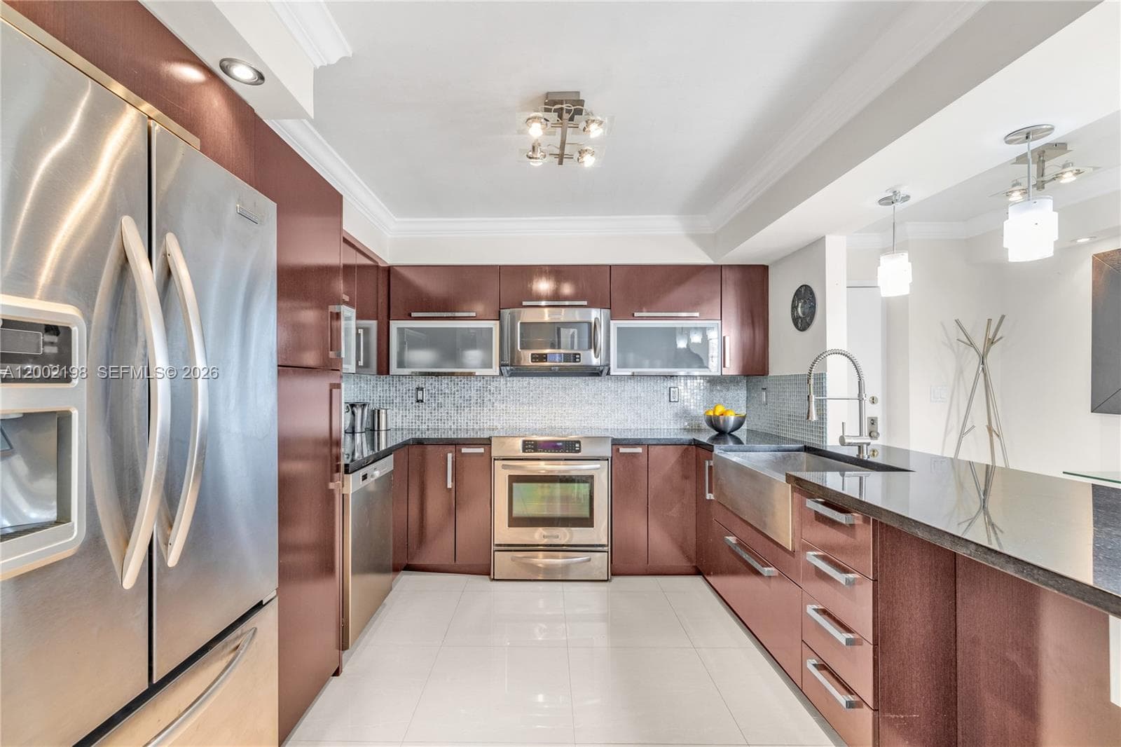 1623 Collins Ave 418 photo 2