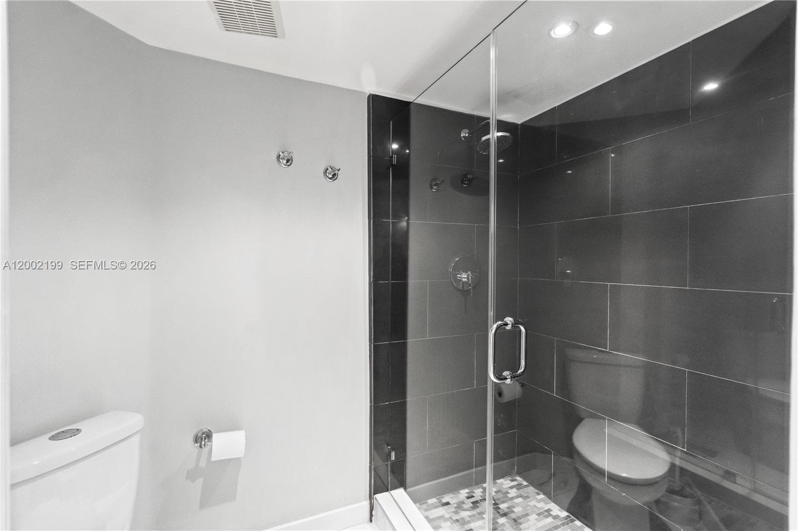 3500 Mystic Pointe Dr 1403 photo 18