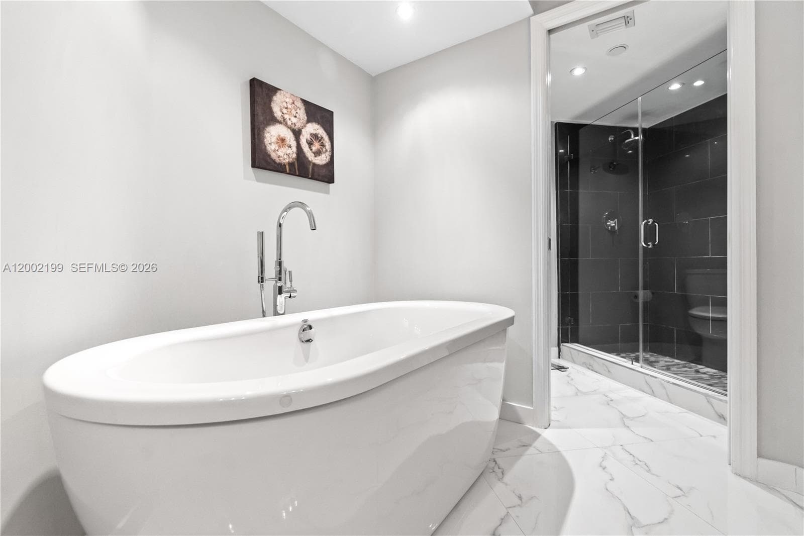 3500 Mystic Pointe Dr 1403 photo 18