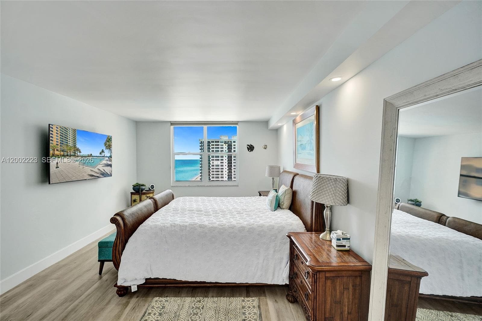 2501 Ocean Dr 1211 photo 18