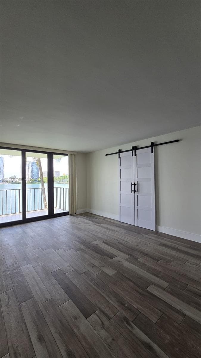 18151 31ST CT 217 photo 13