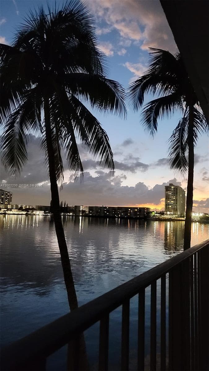 18151 31ST CT 217 photo 5