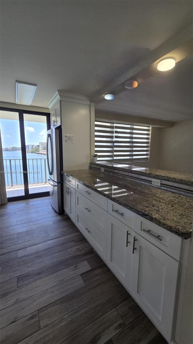 18151 31ST CT 217 photo 11