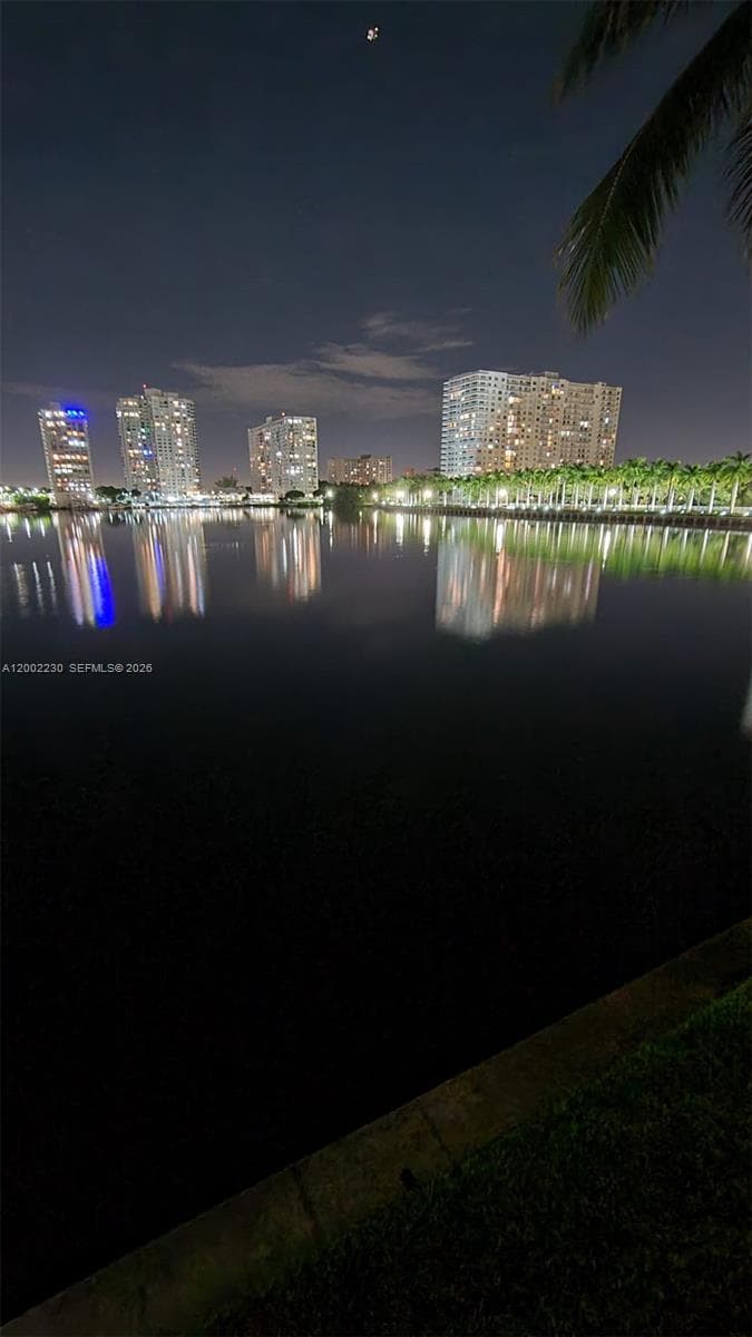 18151 31ST CT 217 photo 4