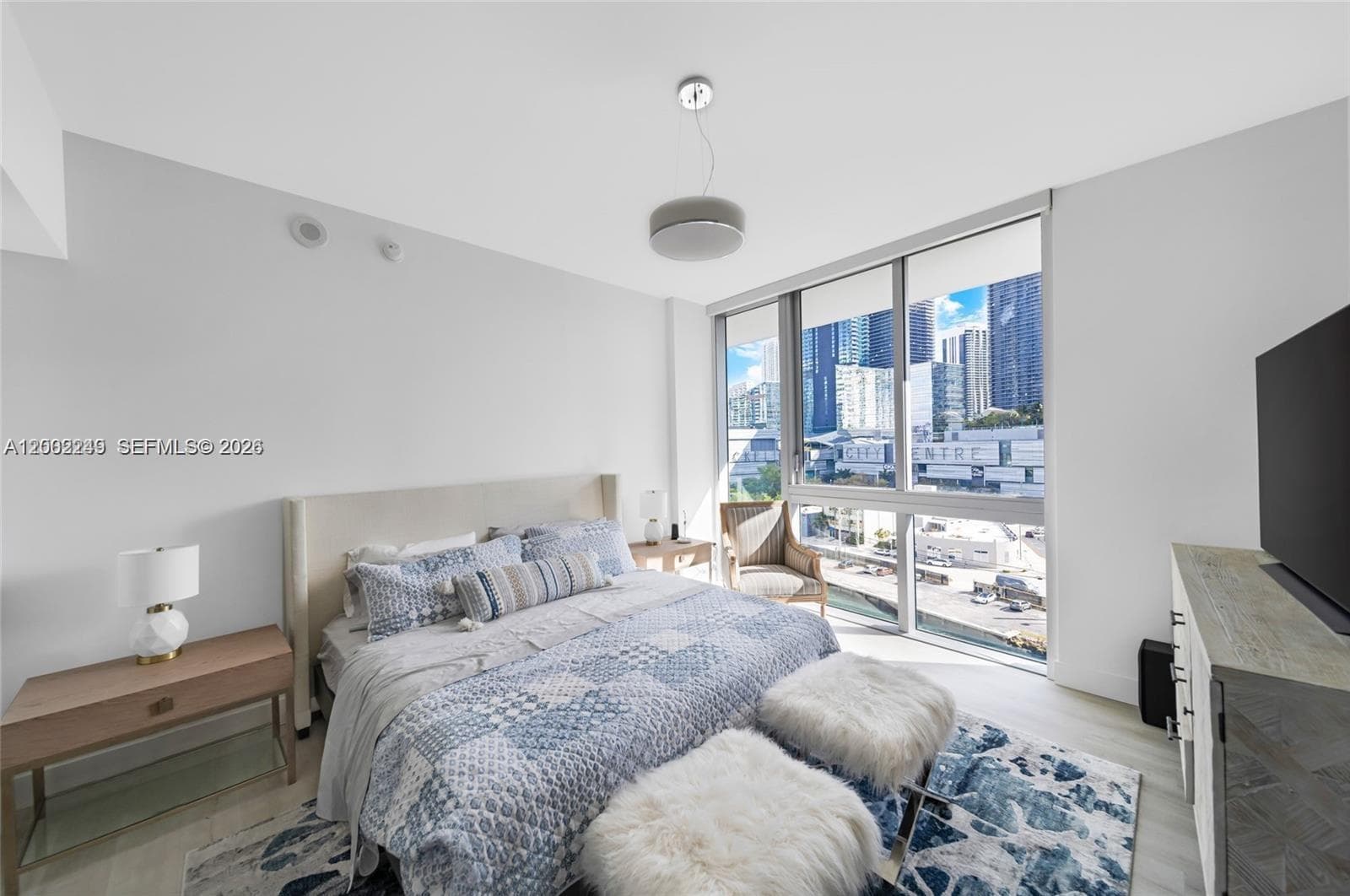 92 3rd St 902 photo 12