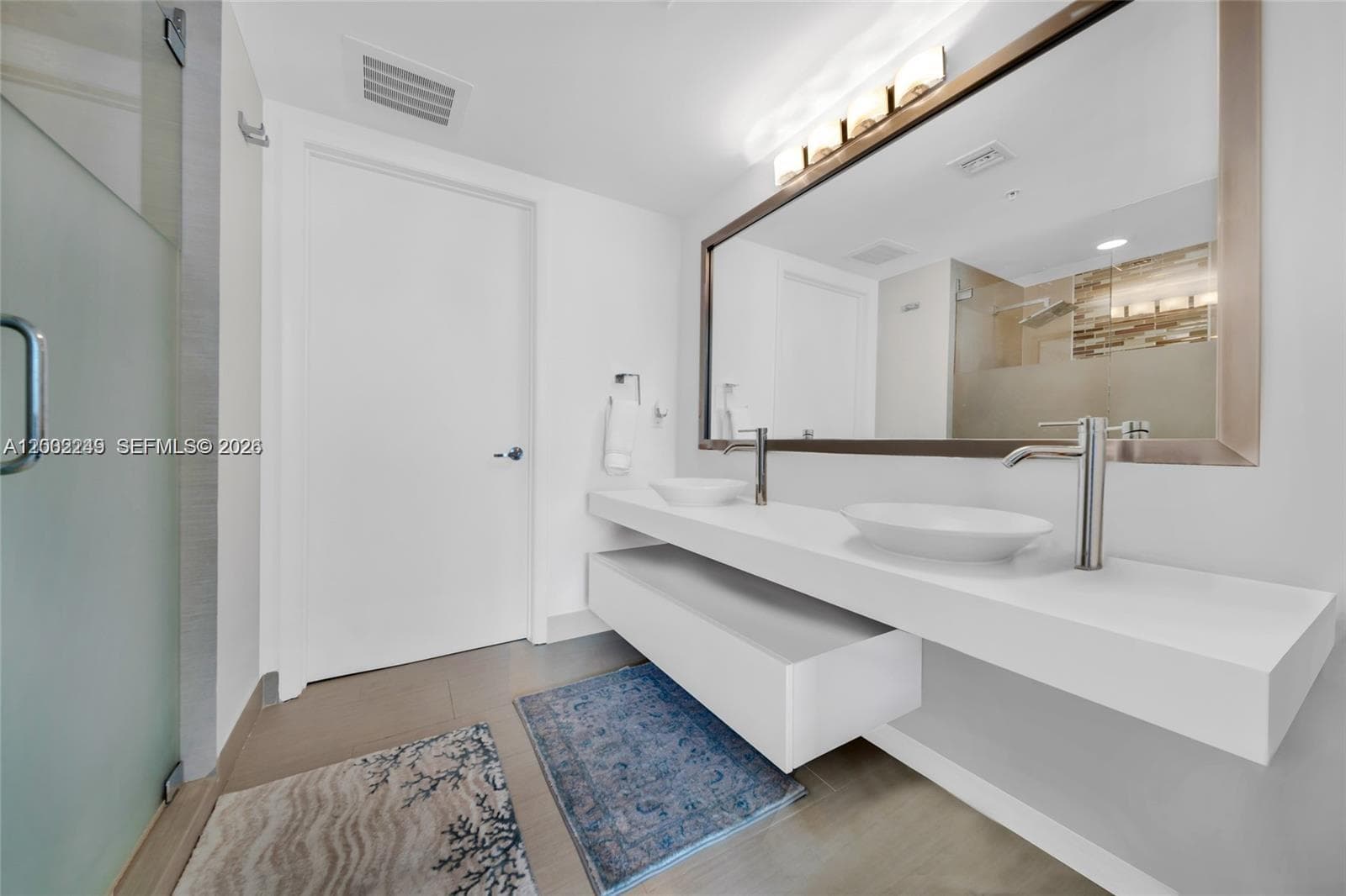 92 3rd St 902 photo 22