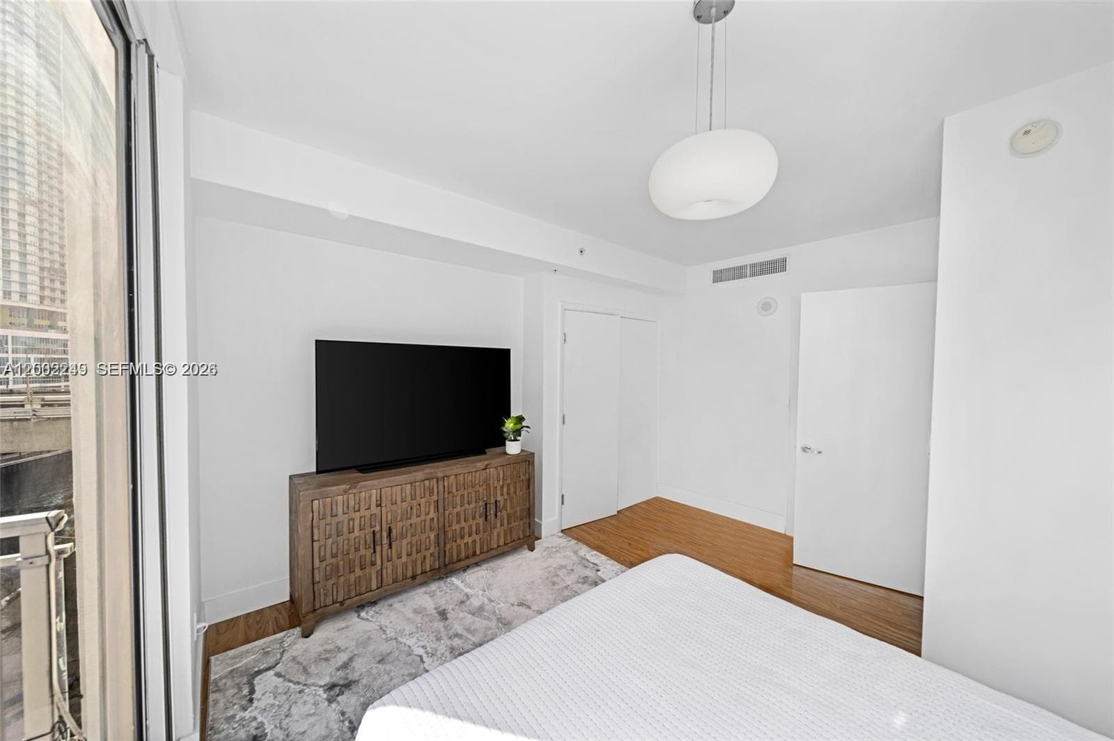 92 3rd St 902 photo 20