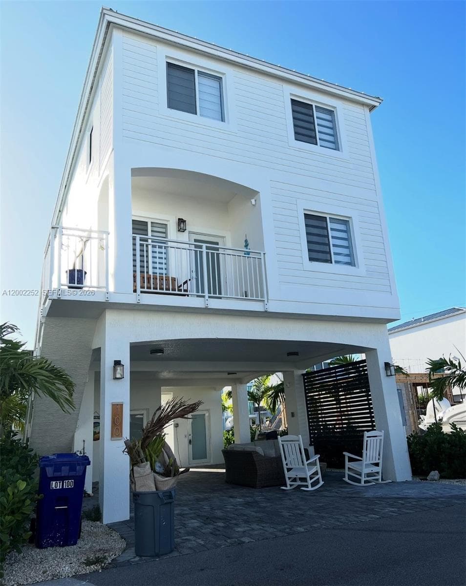 94825 Overseas Hwy 100 photo 1