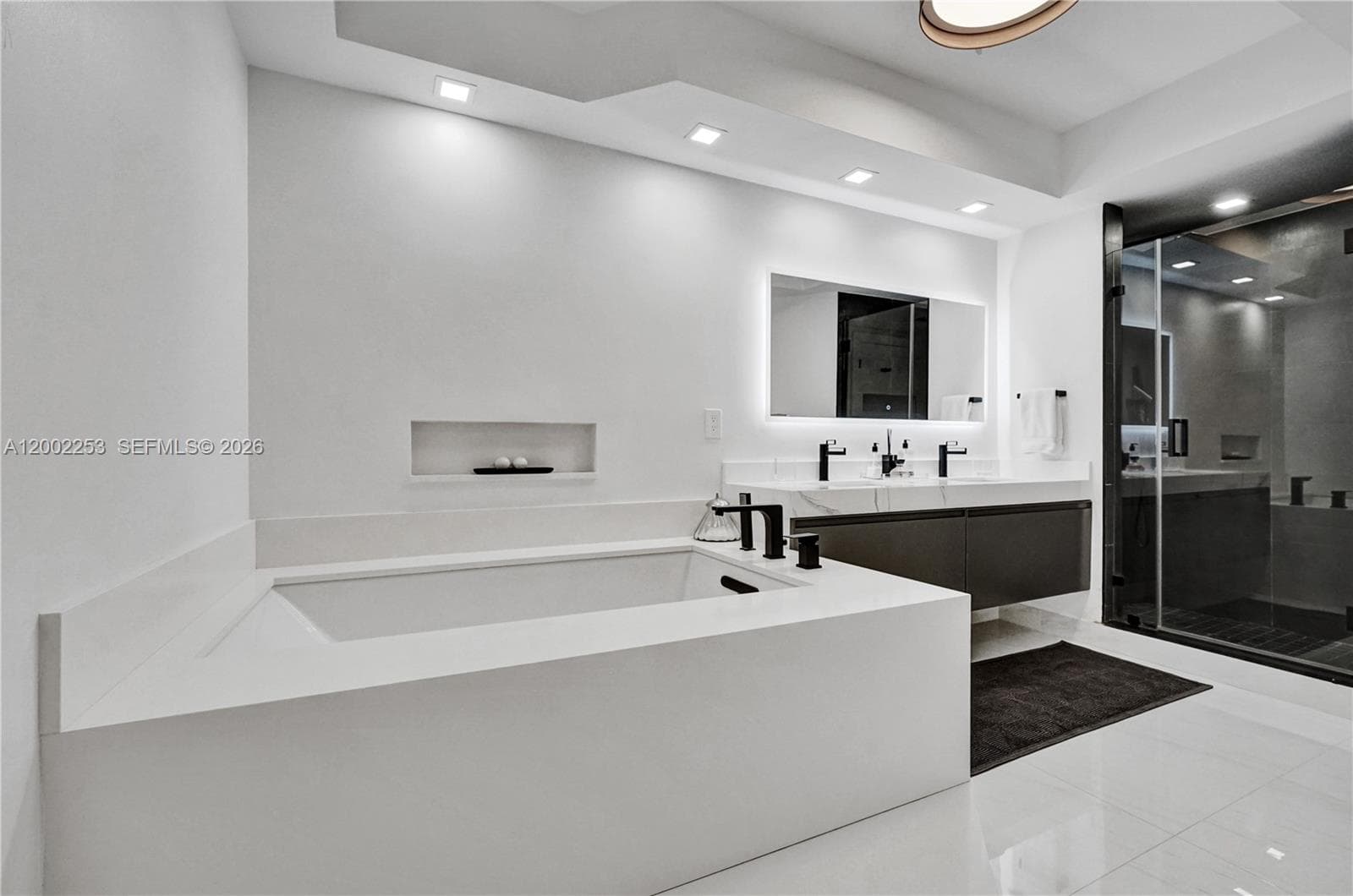 20281 Country Club Dr 1503 photo 4