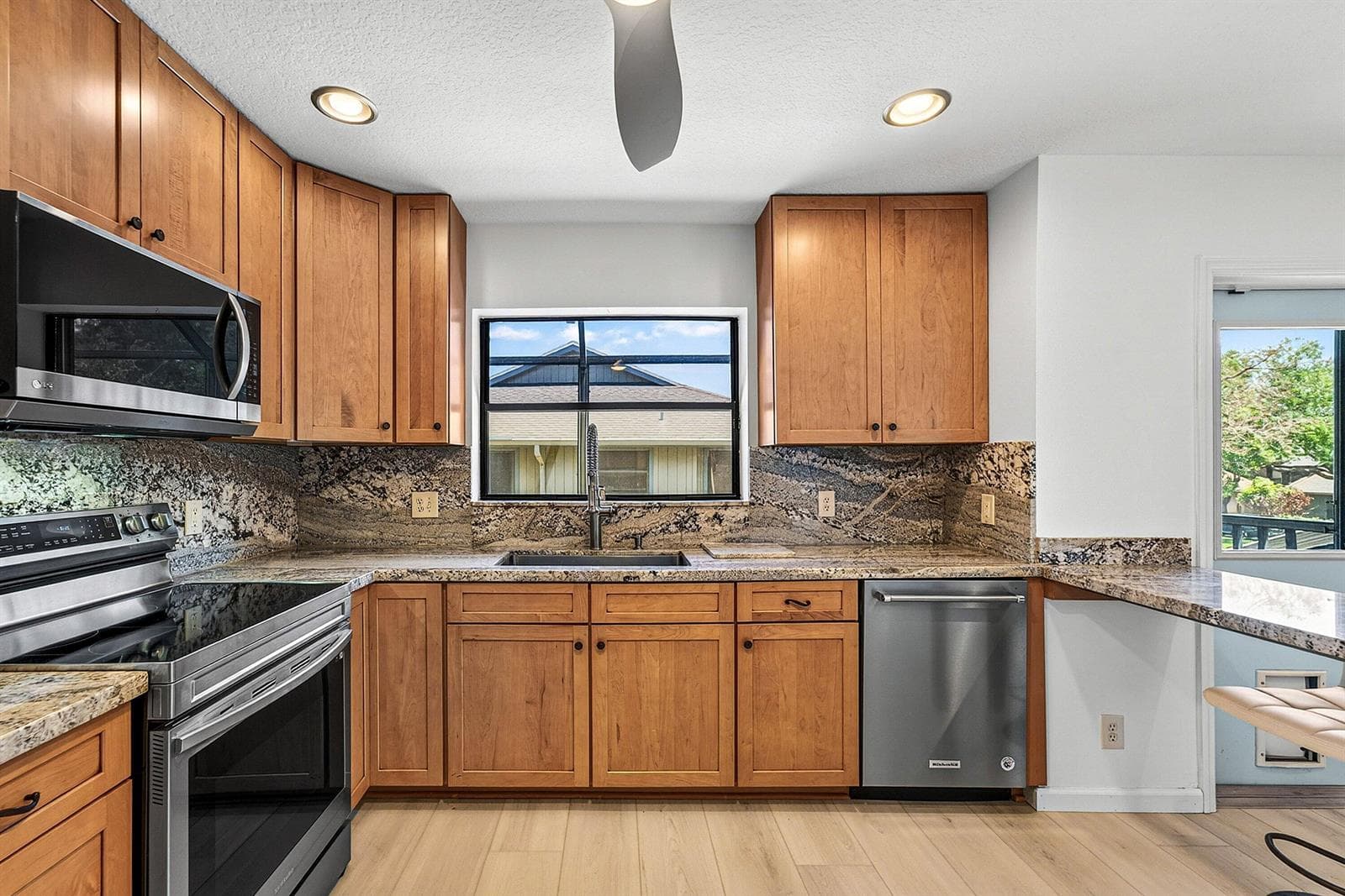 5662 SE Schooner Oaks Way photo 15