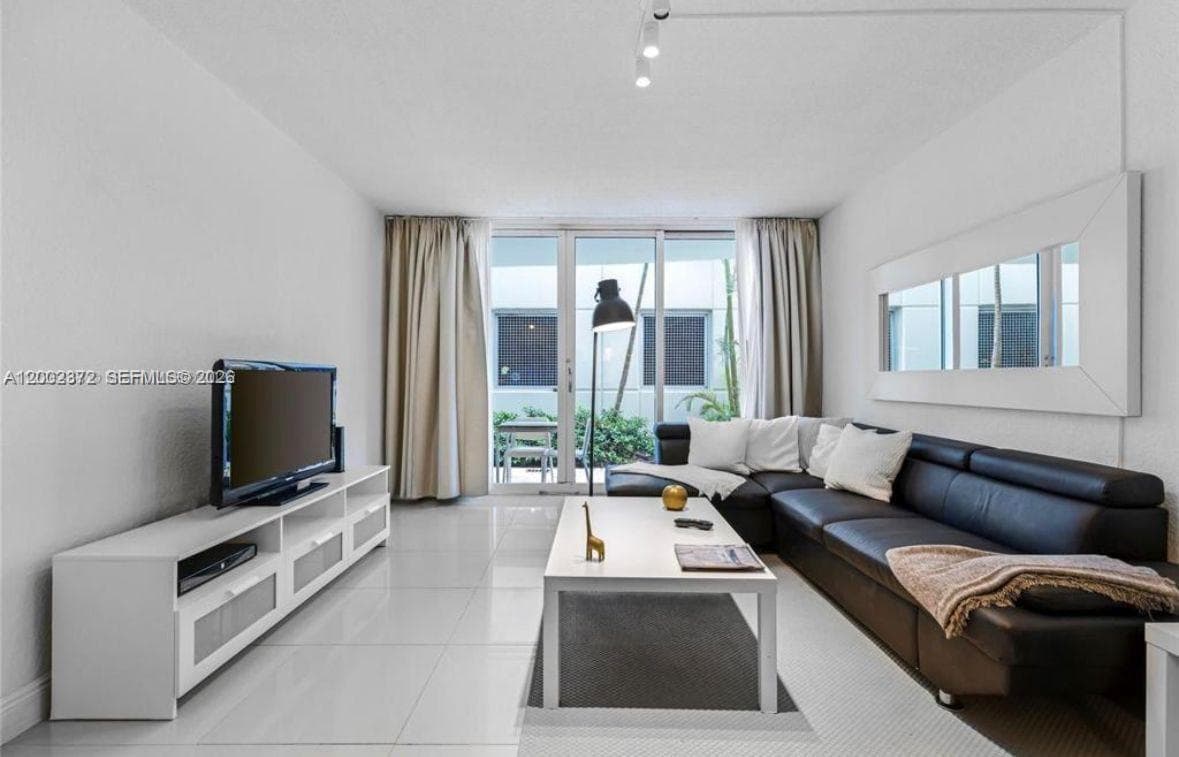 3901 Ocean Dr 1B photo 2