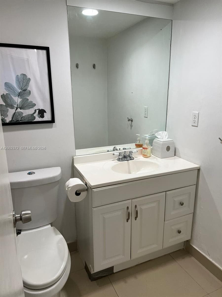 3901 S Ocean Dr 1B photo 5