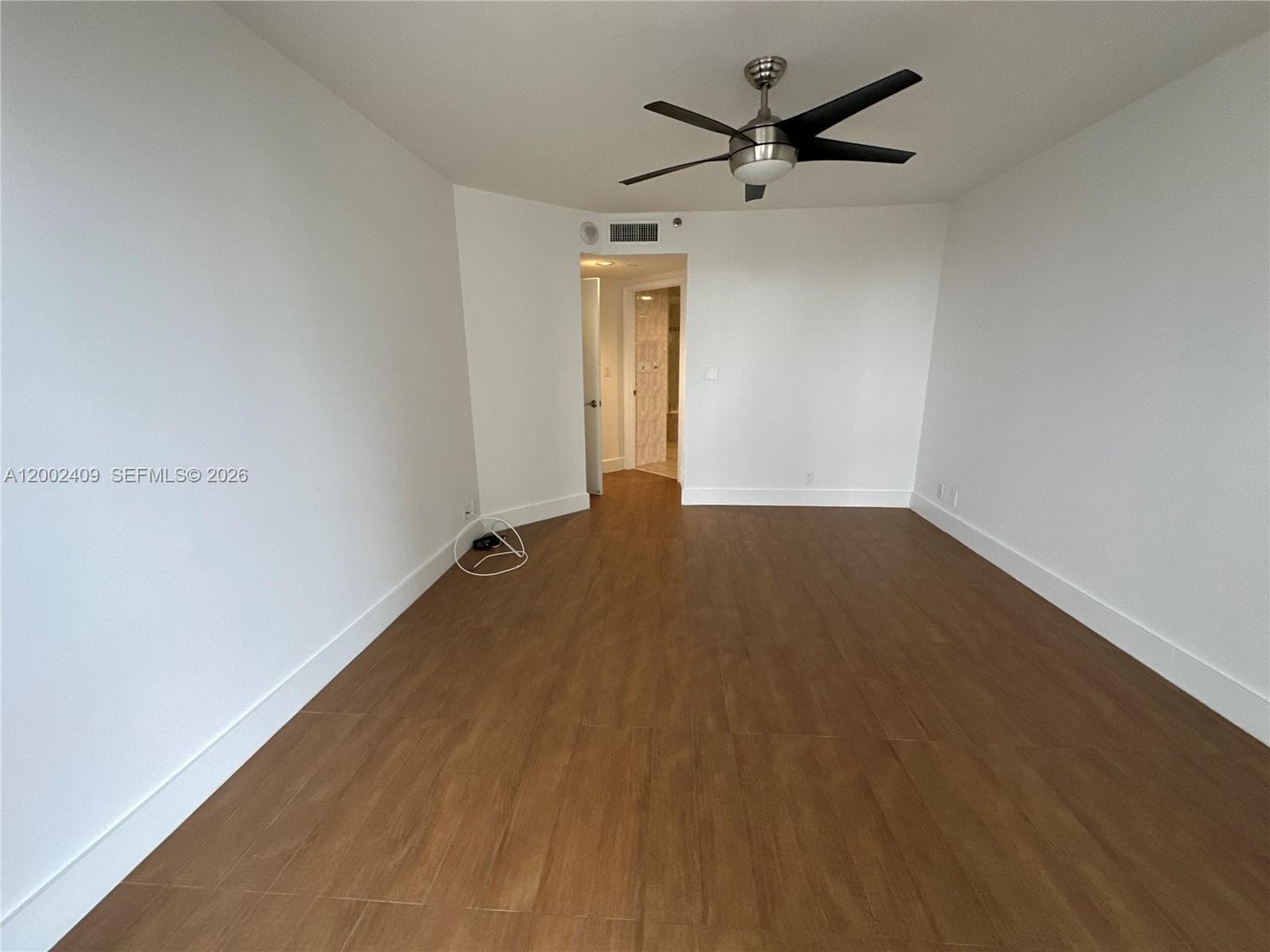 20185 Country Club Dr 1105 photo 23