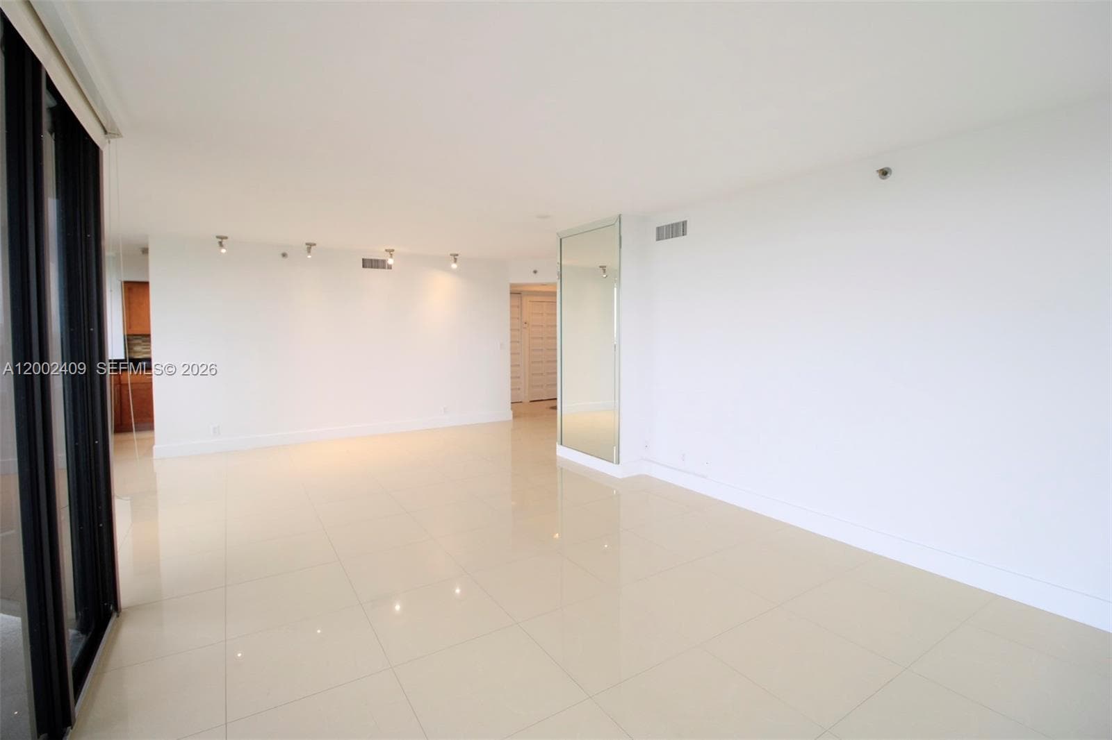 20185 Country Club Dr 1105 photo 13