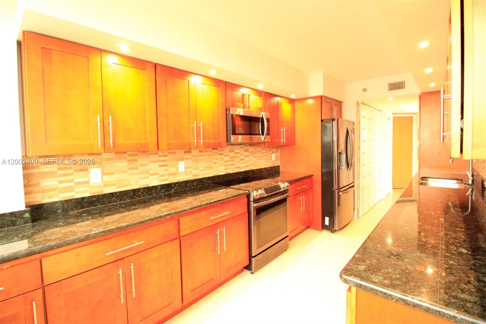 20185 Country Club Dr 1105 photo 17