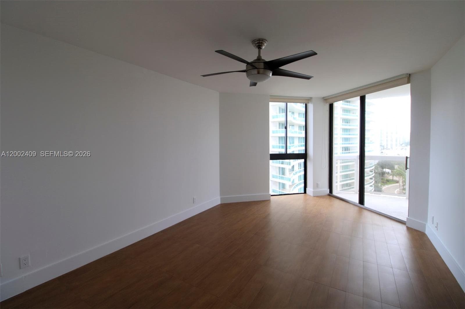 20185 Country Club Dr 1105 photo 24