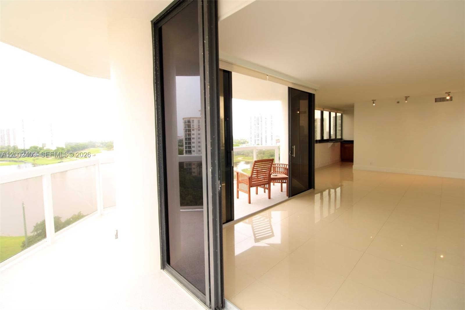 20185 Country Club Dr 1105 photo 11