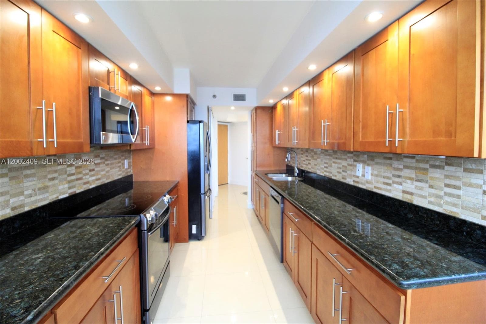 20185 Country Club Dr 1105 photo 19