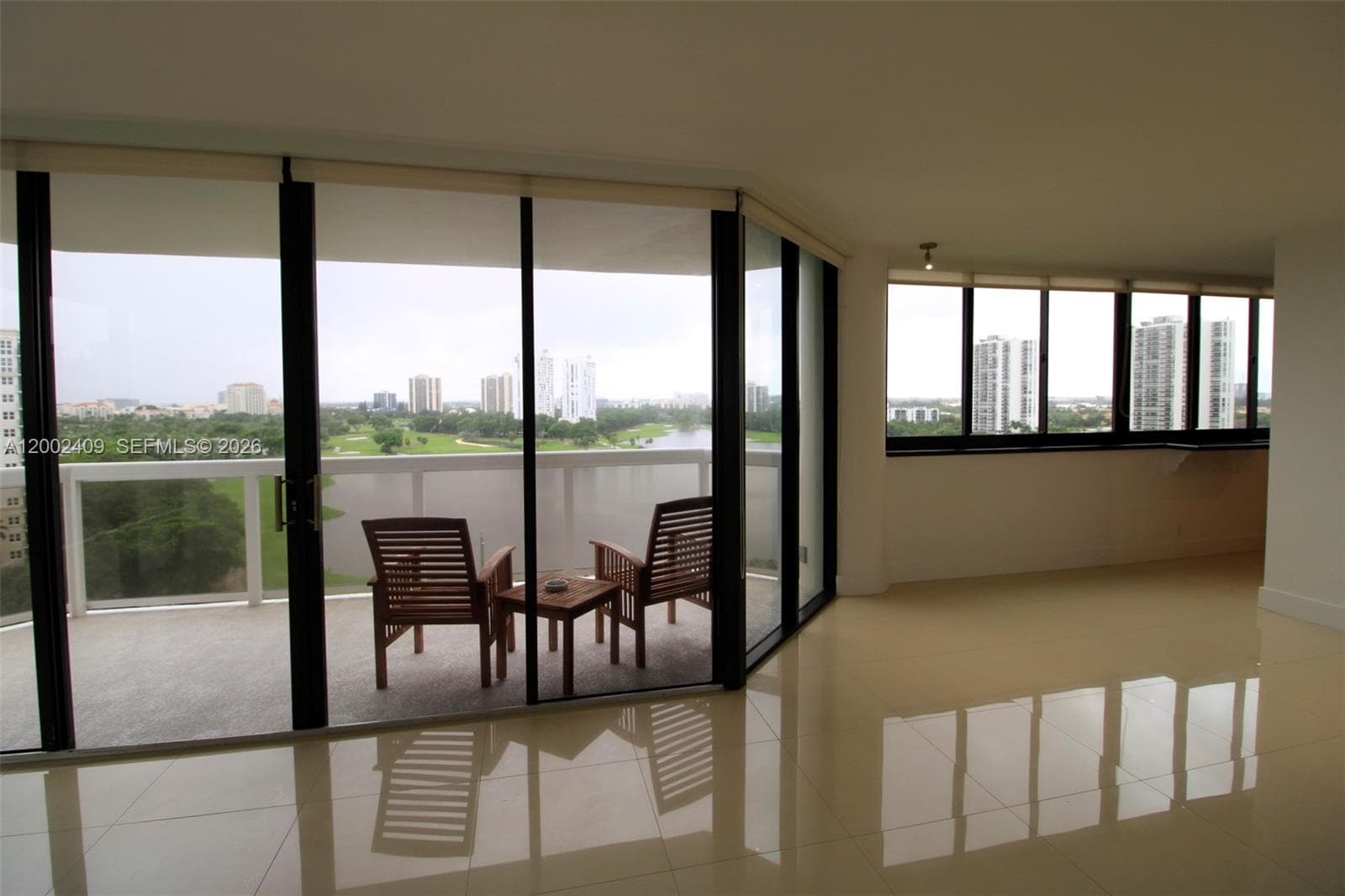 20185 Country Club Dr 1105 photo 8