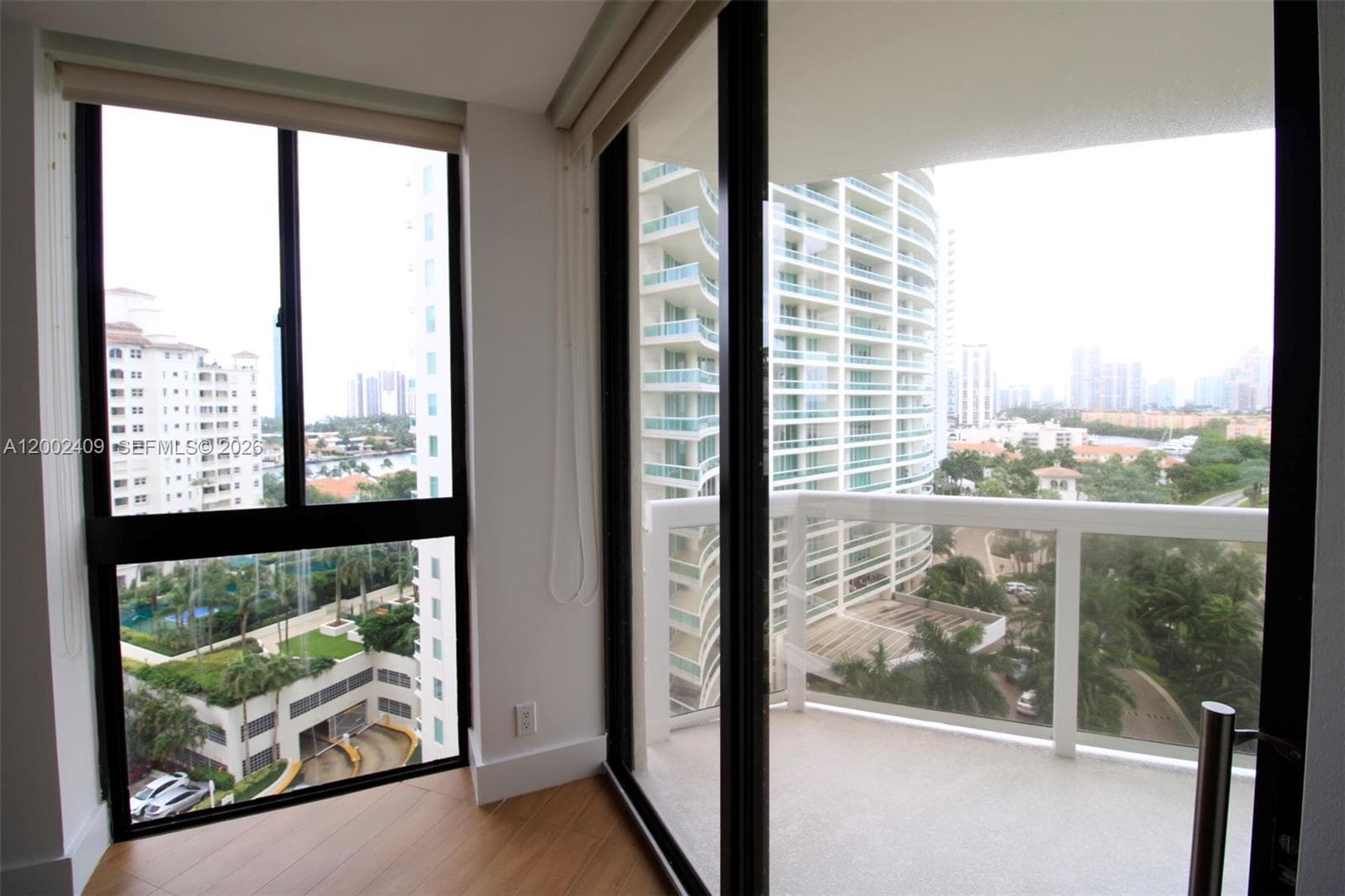 20185 Country Club Dr 1105 photo 25