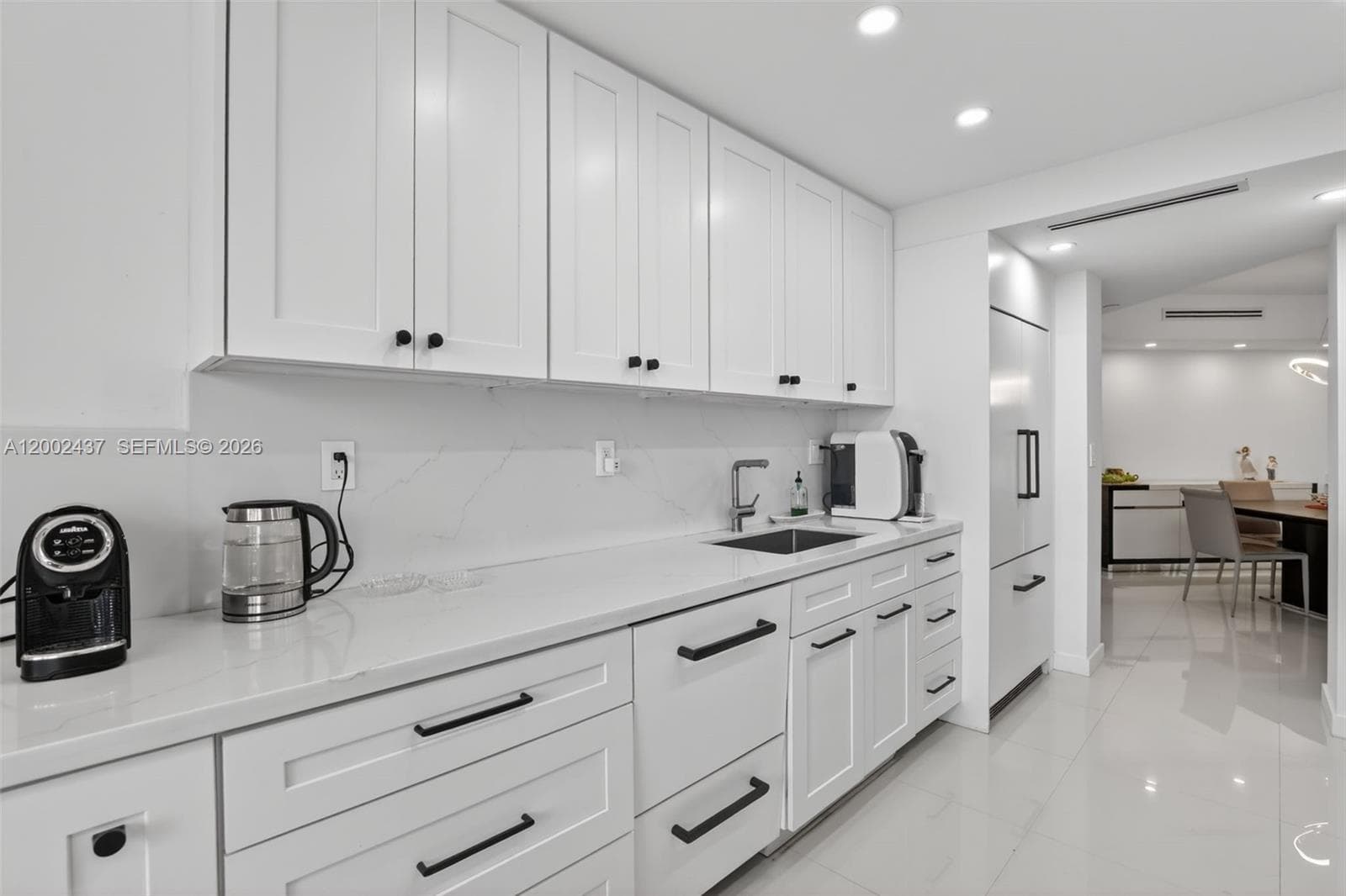 3000 Island Blvd 2404 photo 17