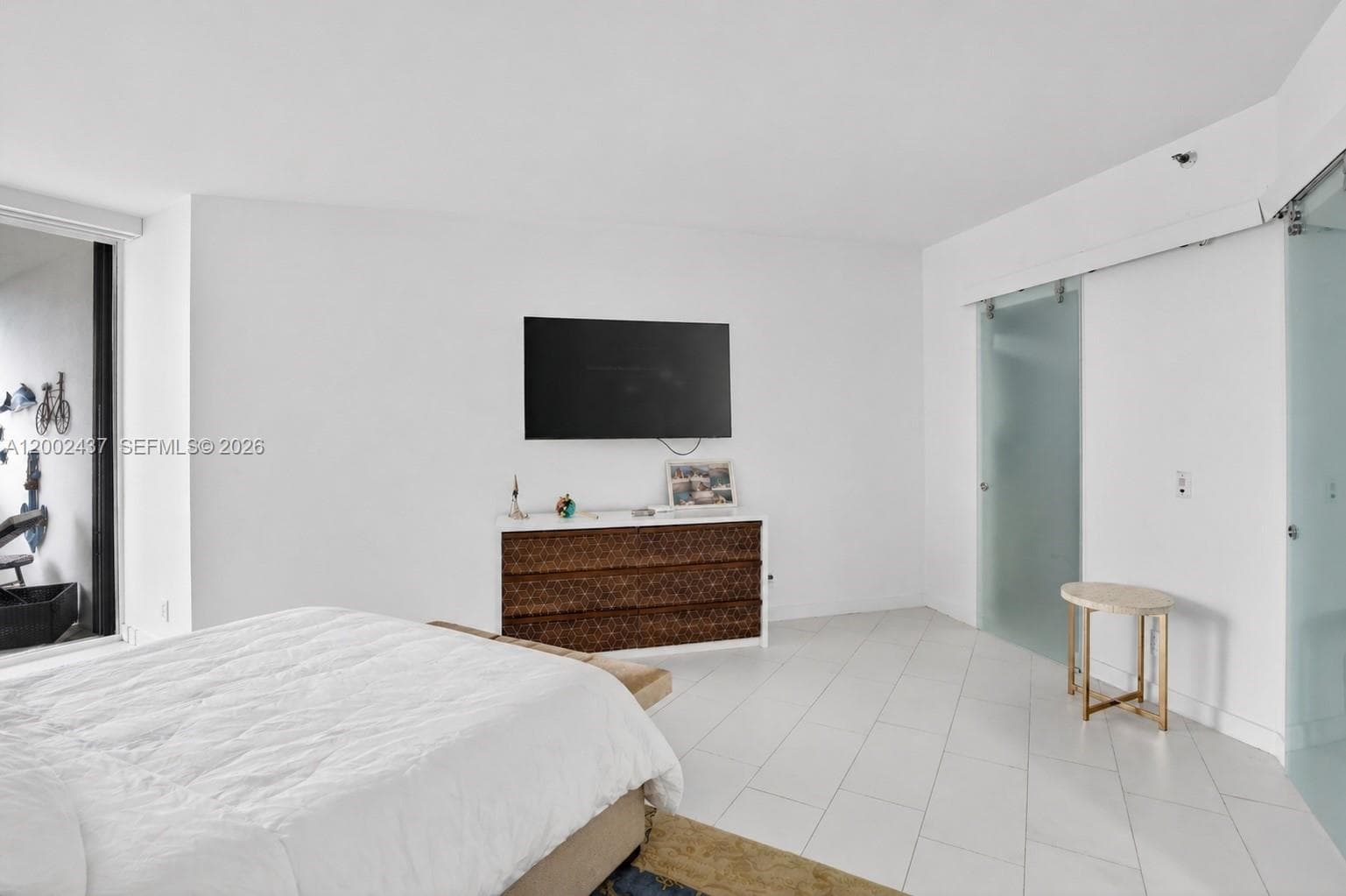 3000 Island Blvd 2404 photo 20