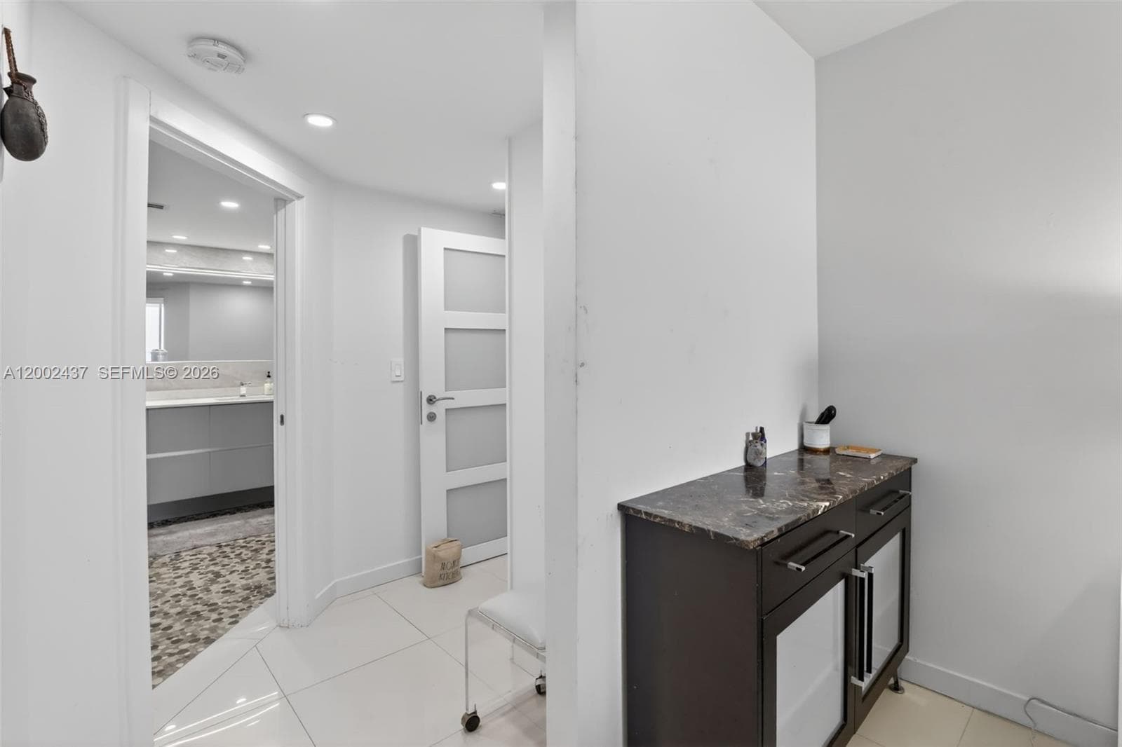 3000 Island Blvd 2404 photo 24