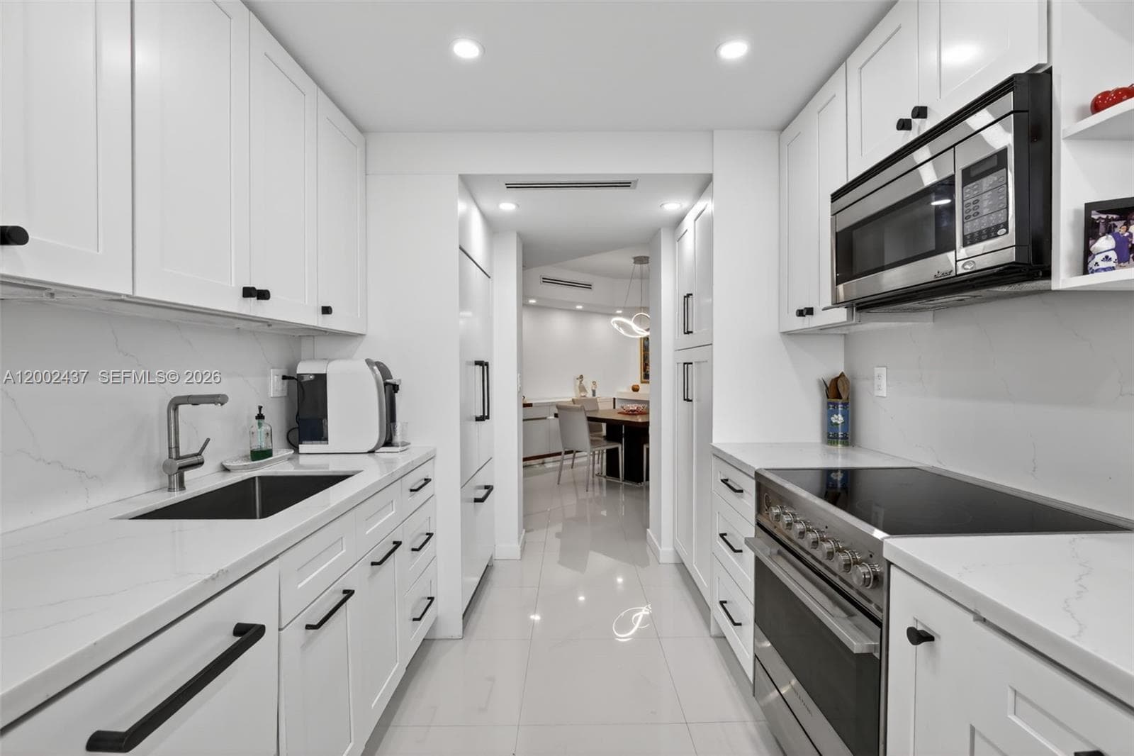 3000 Island Blvd 2404 photo 14
