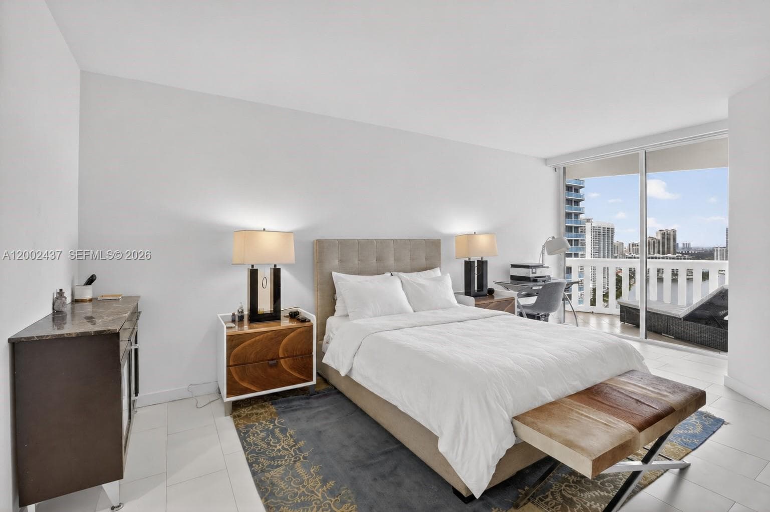 3000 Island Blvd 2404 photo 18