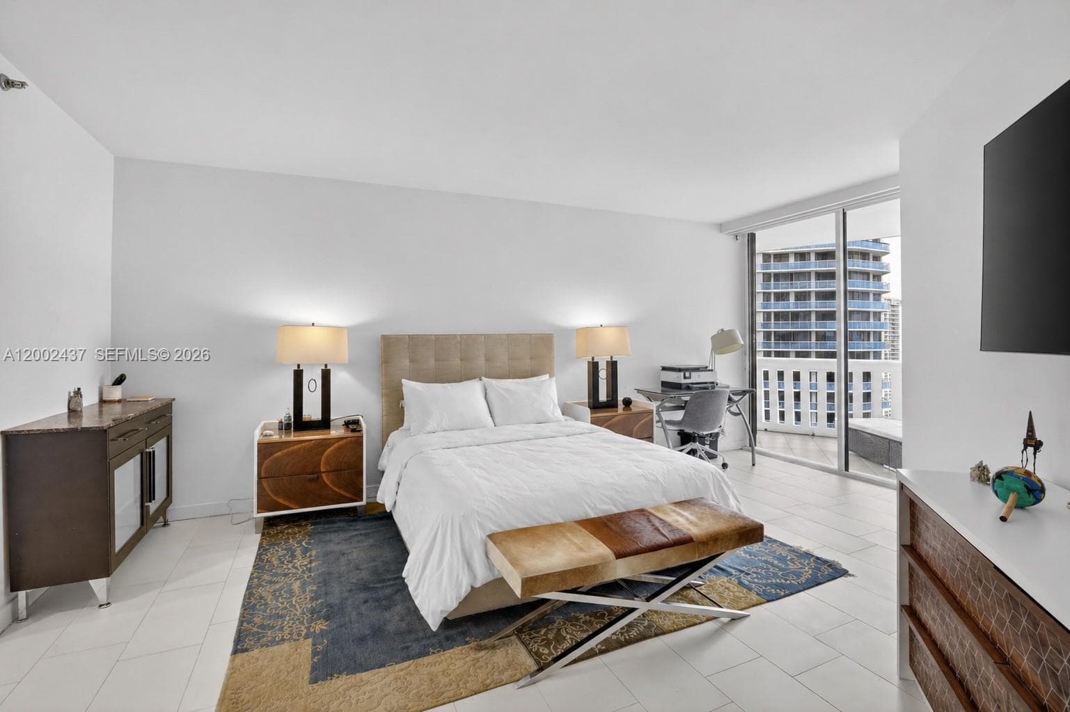 3000 Island Blvd 2404 photo 19