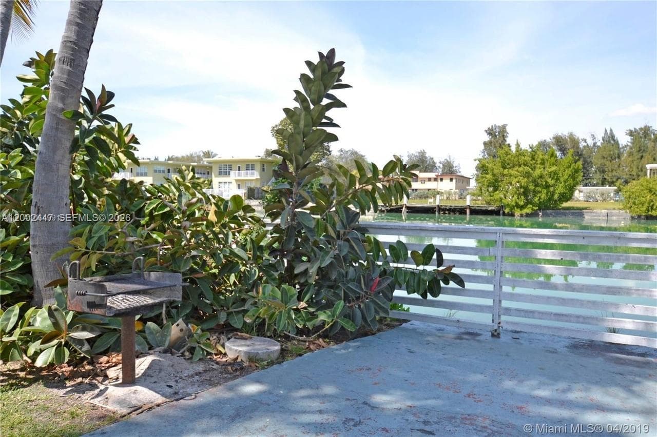 1255 Marseille Dr 20 photo 23